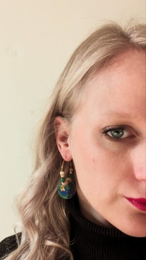 Boucles Théia sur créoles perlées