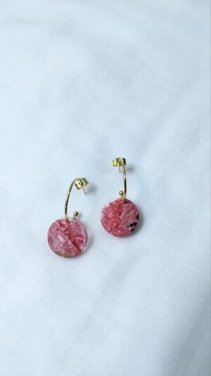 Boucles Théia sur créoles ouvertes