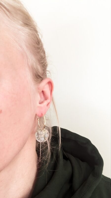 Boucles Théia sur créoles ouvertes – Image 3
