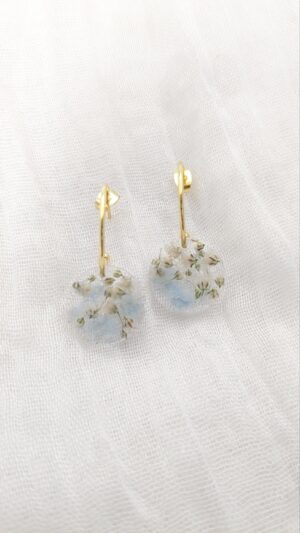 Boucles Théia sur créoles ouvertes