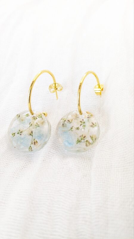 Boucles Théia sur créoles ouvertes