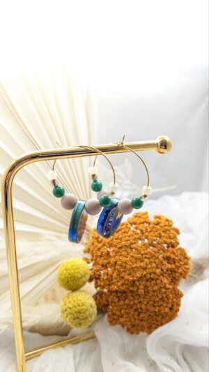 Boucles Théia sur créoles perlées