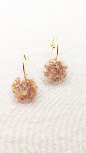 Boucles Théia sur créoles ouvertes