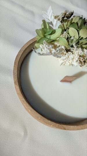 Bougie fleurie récipient bois