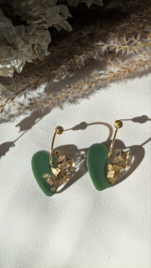 Aya sur créoles ouvertes Orla