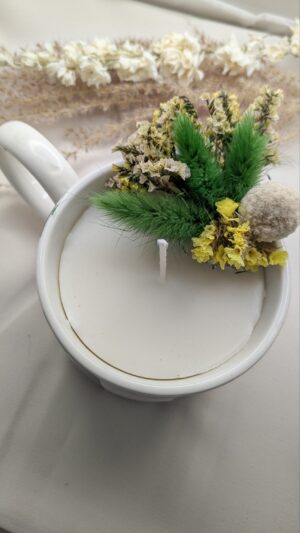 Bougie fleurie tasse